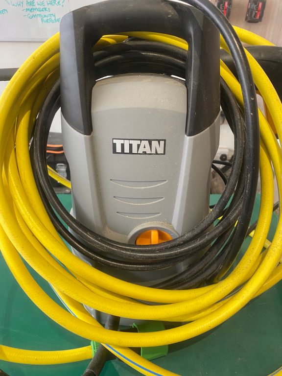 BCWP Brighton Tool Library PRESSURE WASHER With Hose